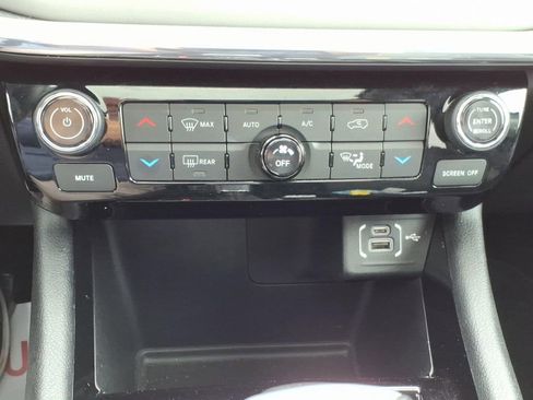 Used 2022 Jeep Compass Limited w/ Sun and Sound Group AWD/4WD image 20