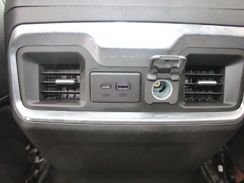 Used 2022 GMC Sierra 3500 Denali w/ Denali Ultimate Package AWD/4WD image 19