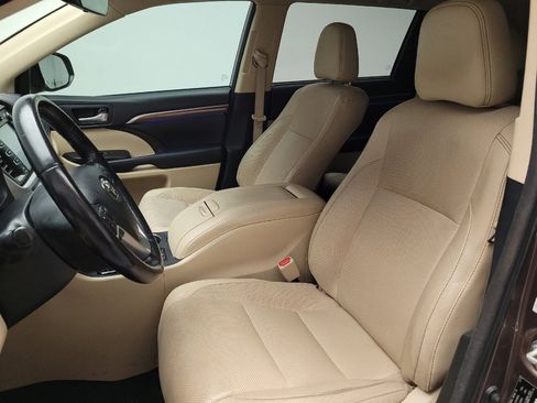 Used 2018 Toyota Highlander Limited Platinum FWD image 17