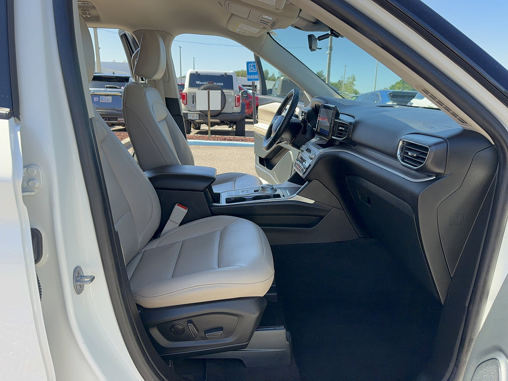 Certified 2023 Ford Explorer XLT w/ Equipment Group 202A RWD image 14