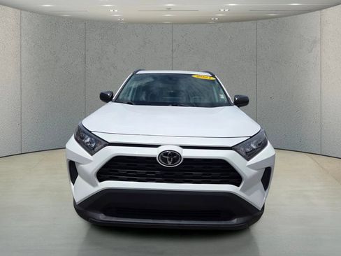 Used 2021 Toyota RAV4 LE FWD image 8
