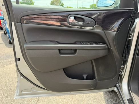 Used 2017 Buick Enclave Leather AWD/4WD image 16