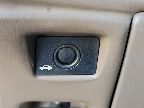 Used 1998 Mercury Sable LS image 24