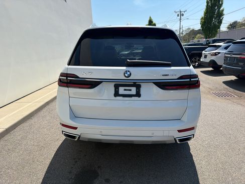 Used 2026 BMW X7 xDrive40i w/ Premium Package AWD/4WD image 8