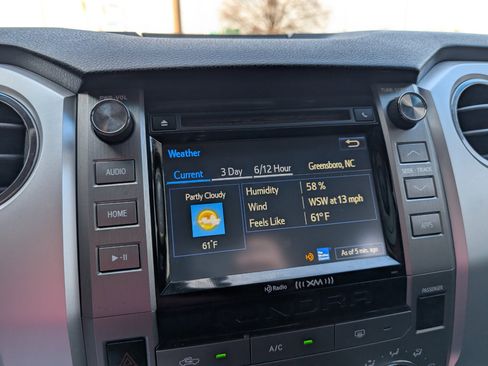 Used 2017 Toyota Tundra SR5 w/ SR5 Upgrade Package image 17