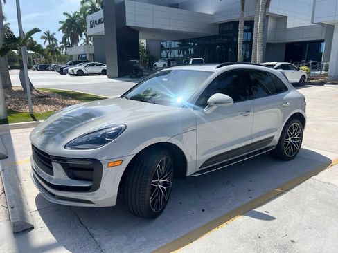 Used 2022 Porsche Macan AWD/4WD image 10