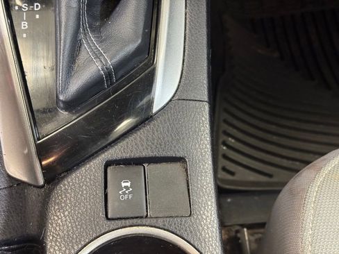 Used 2014 Toyota Corolla LE image 31