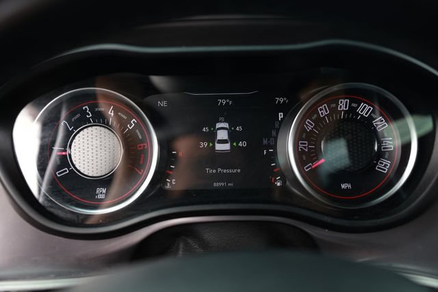 Used 2022 Dodge Challenger R/T RWD image 31
