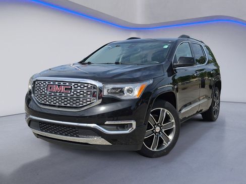 Used 2018 GMC Acadia Denali w/ Technology Package FWD image 2