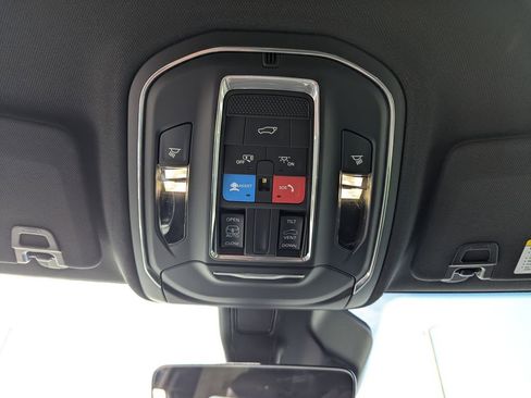New 2025 Jeep Grand Cherokee Altitude RWD image 28
