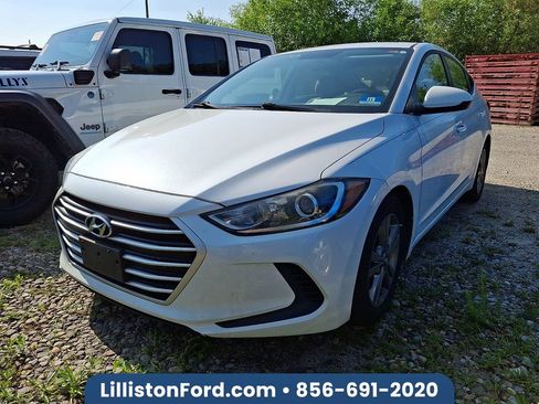 Used 2017 Hyundai Elantra SE FWD image 1