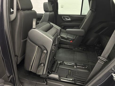 Used 2023 GMC Yukon SLT AWD/4WD image 36