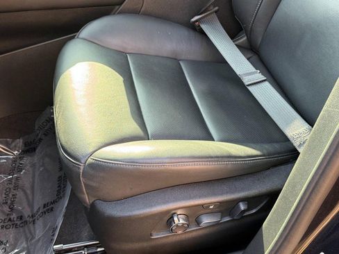 Used 2022 Cadillac XT4 Premium Luxury w/ Enhanced Visibility Package image 25