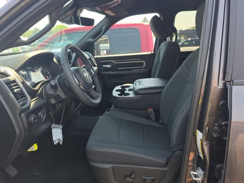 Used 2025 RAM 2500 Big Horn AWD/4WD image 2