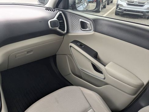 Used 2025 Kia Soul LX w/ LX Technology Package image 15