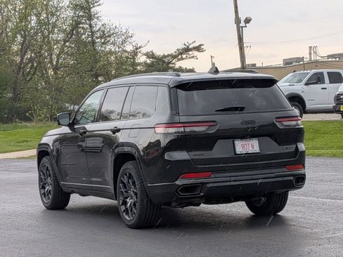 Used 2024 Jeep Grand Cherokee L Summit w/ Advanced Protech Group IV AWD/4WD image 5