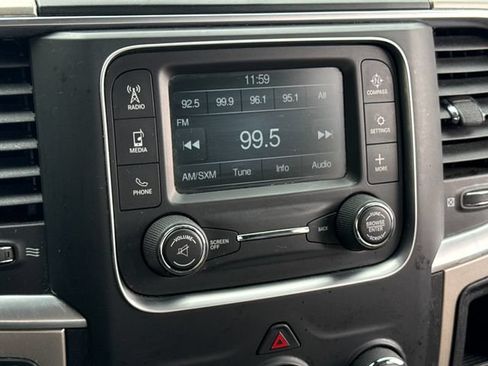 Used 2016 RAM 1500 Classic SLT AWD/4WD image 31