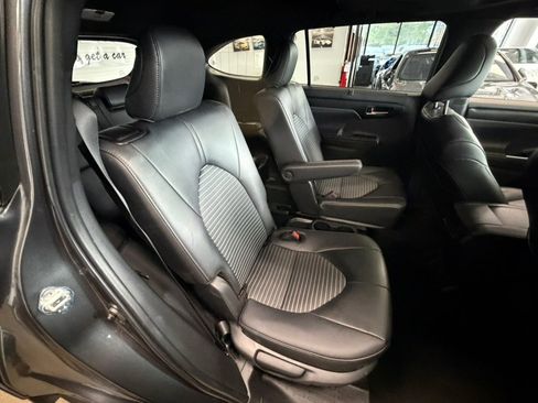 Used 2025 Toyota Highlander XSE AWD/4WD image 29