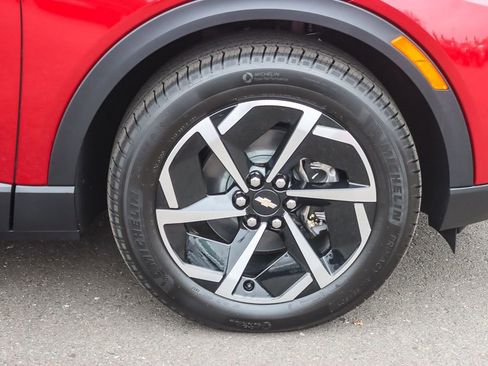 New 2026 Chevrolet Equinox EV LT image 9