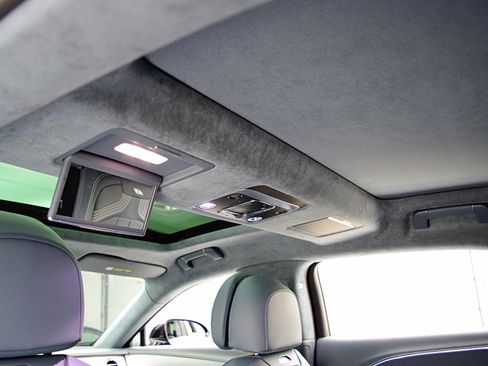 Used 2023 Bentley Flying Spur V8 image 31