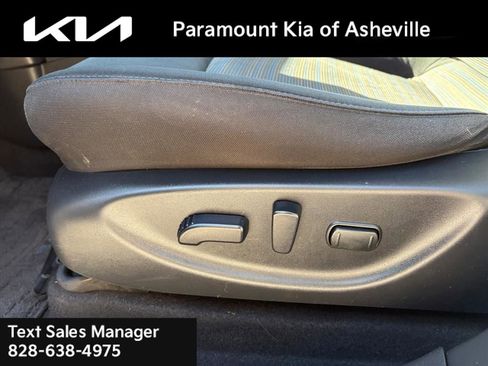 Used 2018 Nissan Leaf SV w/ SV Technology Package image 17