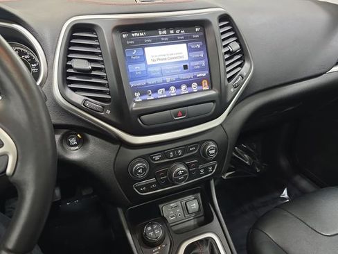 Used 2016 Jeep Cherokee Trailhawk w/ Comfort/Convenience Group image 20