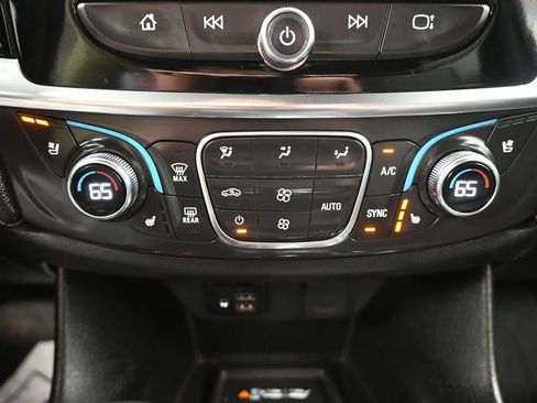 Used 2023 Chevrolet Traverse High Country AWD/4WD image 22