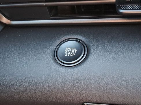 Certified 2025 Hyundai Elantra Sport image 23