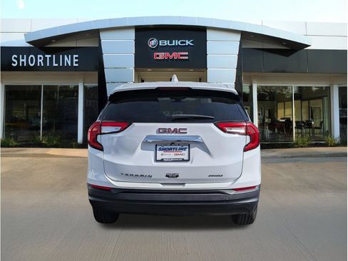Used 2023 GMC Terrain SLE AWD/4WD image 4