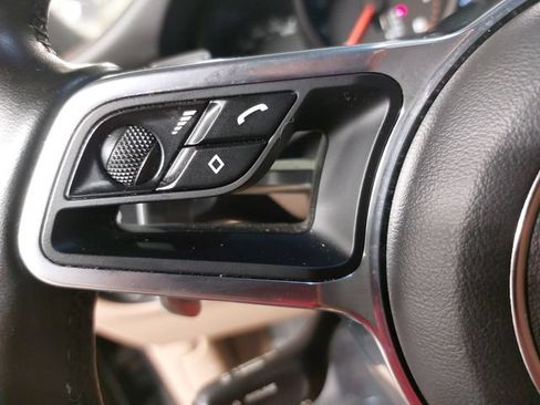 Certified 2019 Porsche Macan AWD/4WD image 19
