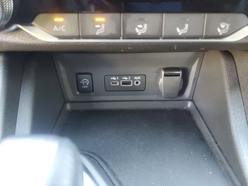 Certified 2025 Nissan Sentra SV FWD image 25