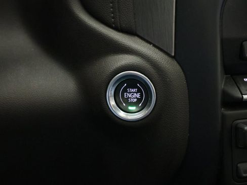 Used 2021 GMC Sierra 3500 Denali w/ Denali Ultimate Package image 21