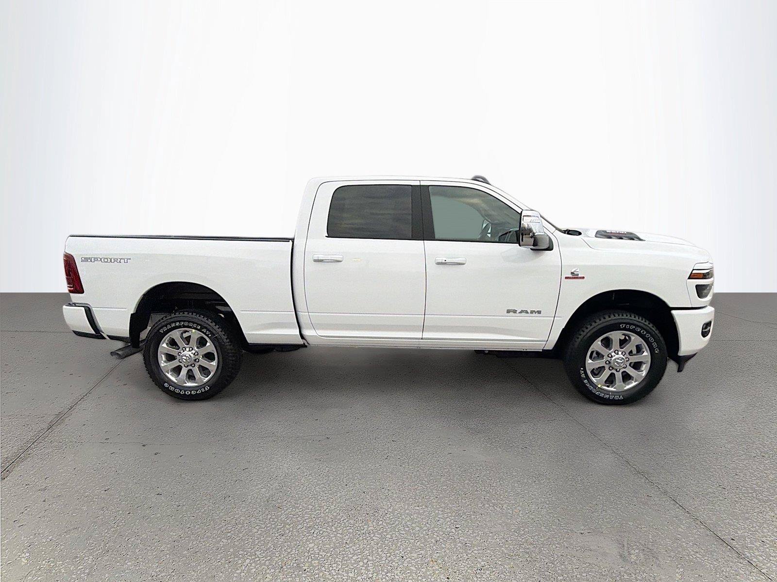 New 2026 RAM 2500 Laramie AWD/4WD image 3
