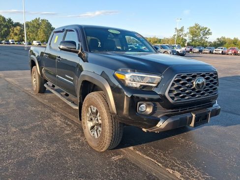 Used 2023 Toyota Tacoma TRD Off-Road w/ TRD Premium Off Road Package AWD/4WD image 6