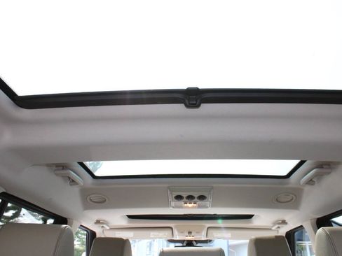 Used 2016 Land Rover LR4 HSE Silver Edition AWD/4WD image 20