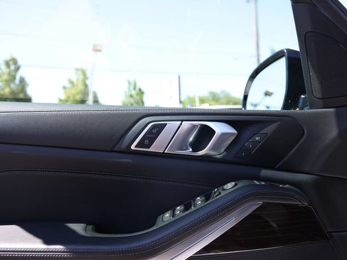 Used 2021 BMW X5 xDrive40i w/ M Sport Package AWD/4WD image 36