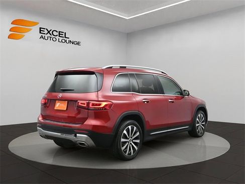 Used 2020 Mercedes-Benz GLB 250 w/ Premium Package image 5