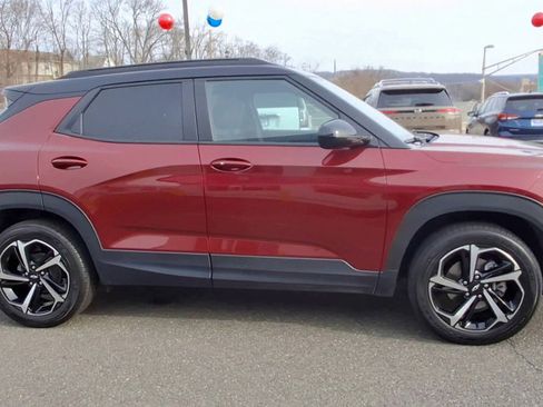 Certified 2023 Chevrolet TrailBlazer RS w/ Sun and Liftgate Package image 9