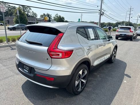 Certified 2025 Volvo XC40 B5 Plus AWD/4WD image 5