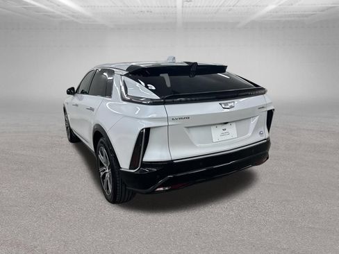 Certified 2024 Cadillac Lyriq Luxury AWD/4WD image 8