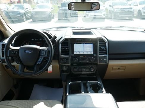 Used 2017 Ford F150 XLT w/ Equipment Group 302A Luxury AWD/4WD image 6