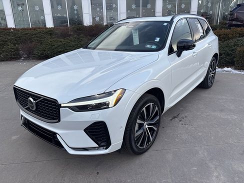 Certified 2025 Volvo XC60 B5 Plus image 11