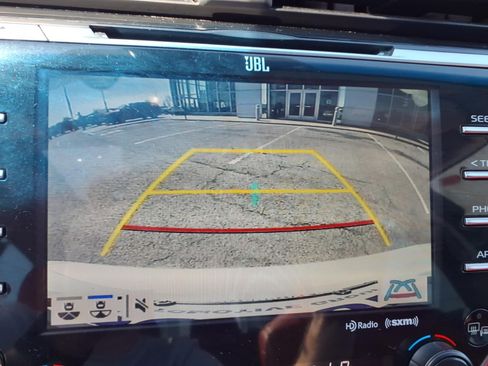 Used 2018 Toyota Camry XSE FWD image 12