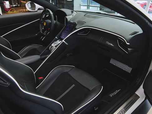 Used 2024 Ferrari Roma Spider image 40