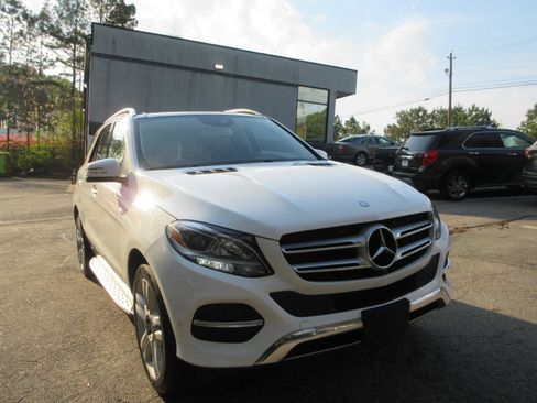 Used 2017 Mercedes-Benz GLE 350 4MATIC image 3