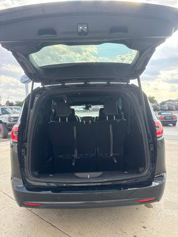 Used 2026 Chrysler Pacifica Limited w/ S Appearance Package FWD image 7