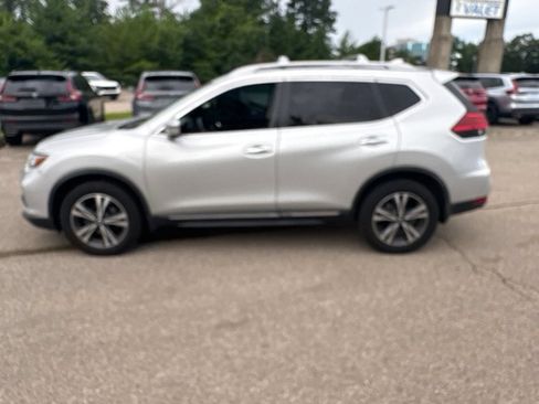 Used 2017 Nissan Rogue SL w/ SL Premium Package AWD/4WD image 2