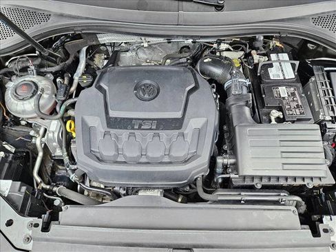 Used 2022 Volkswagen Tiguan SE AWD/4WD image 22
