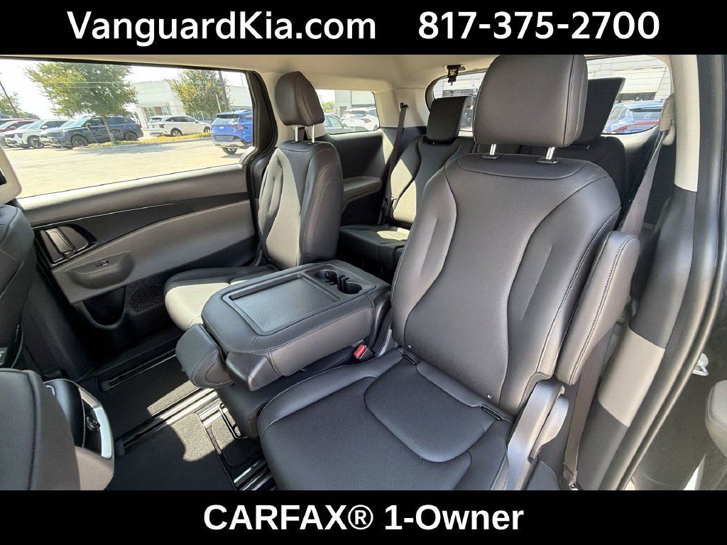 Certified 2026 Kia Carnival FWD image 28