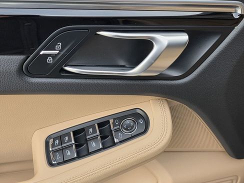 Certified 2023 Porsche Macan Turbo image 19